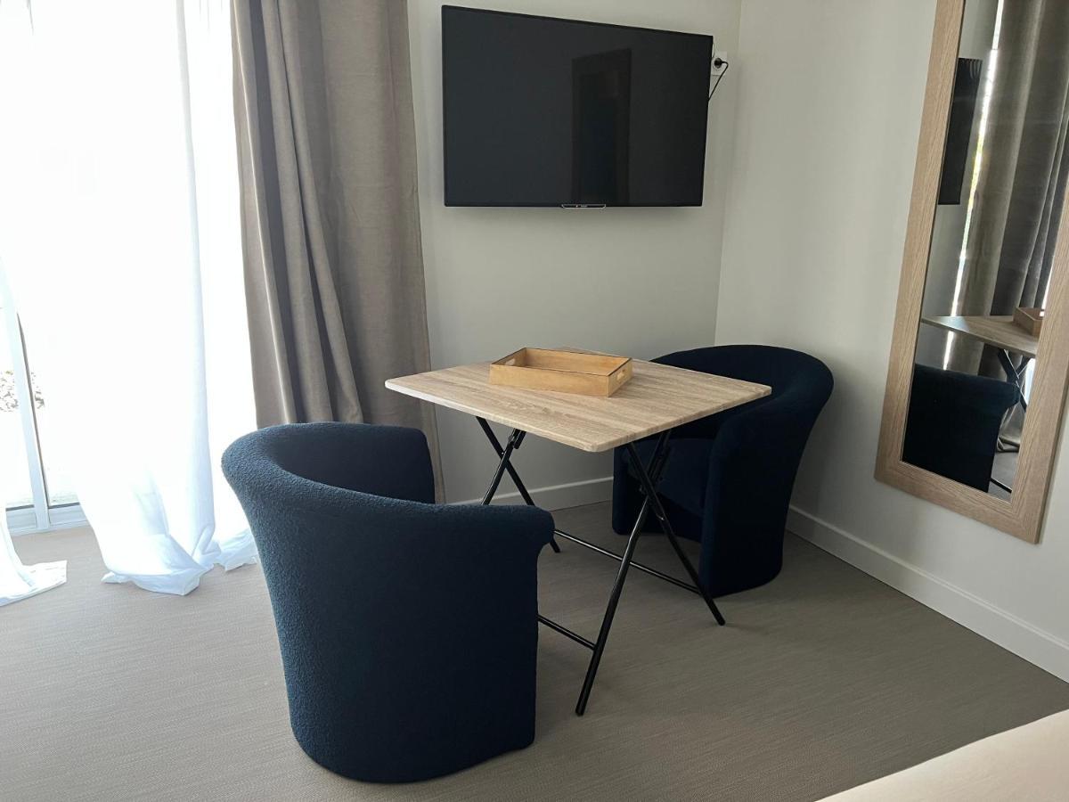 Chambre Privatisee L'Ermitage Vue Sur La Mayenne Chateau-Gontier Luaran gambar