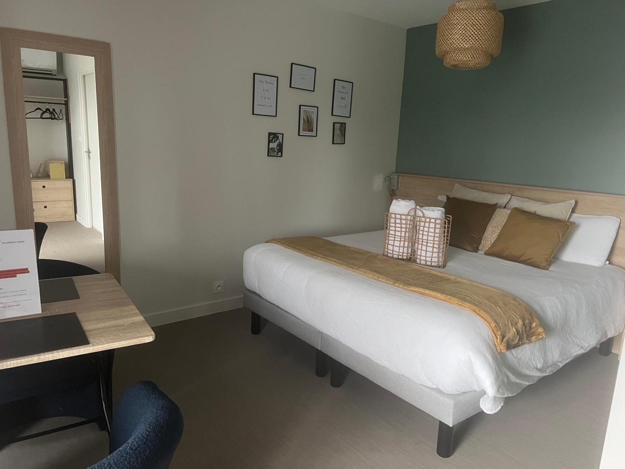 Chambre Privatisee L'Ermitage Vue Sur La Mayenne Chateau-Gontier Luaran gambar